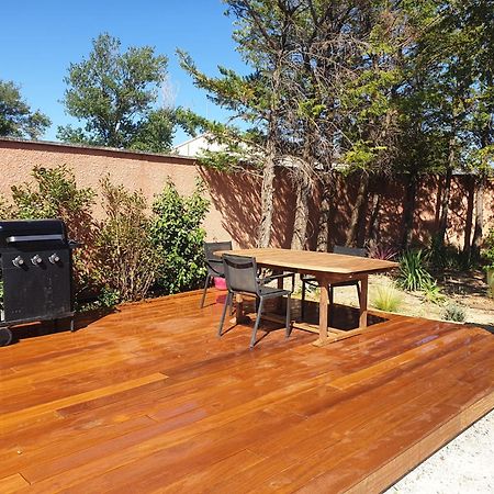 Location Independante Au Coeur Des Alpilles Pour 2 Personnes Avec Jacuzzi Villa Aureille Exterior photo