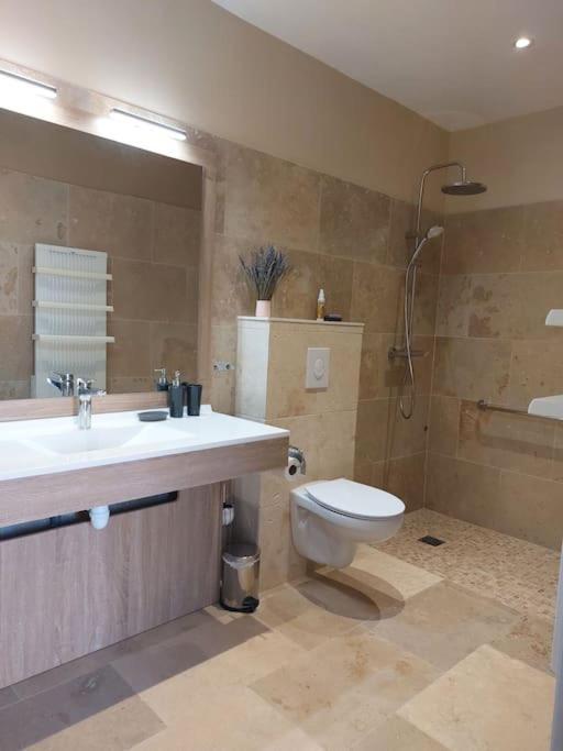 Location Independante Au Coeur Des Alpilles Pour 2 Personnes Avec Jacuzzi Villa Aureille Exterior photo