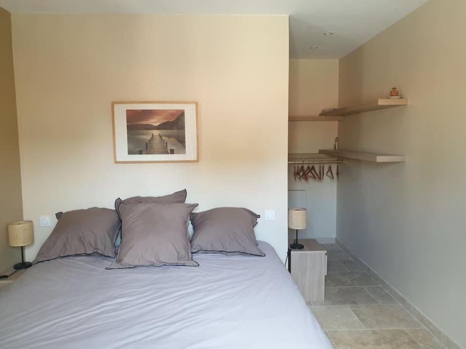 Location Independante Au Coeur Des Alpilles Pour 2 Personnes Avec Jacuzzi Villa Aureille Exterior photo