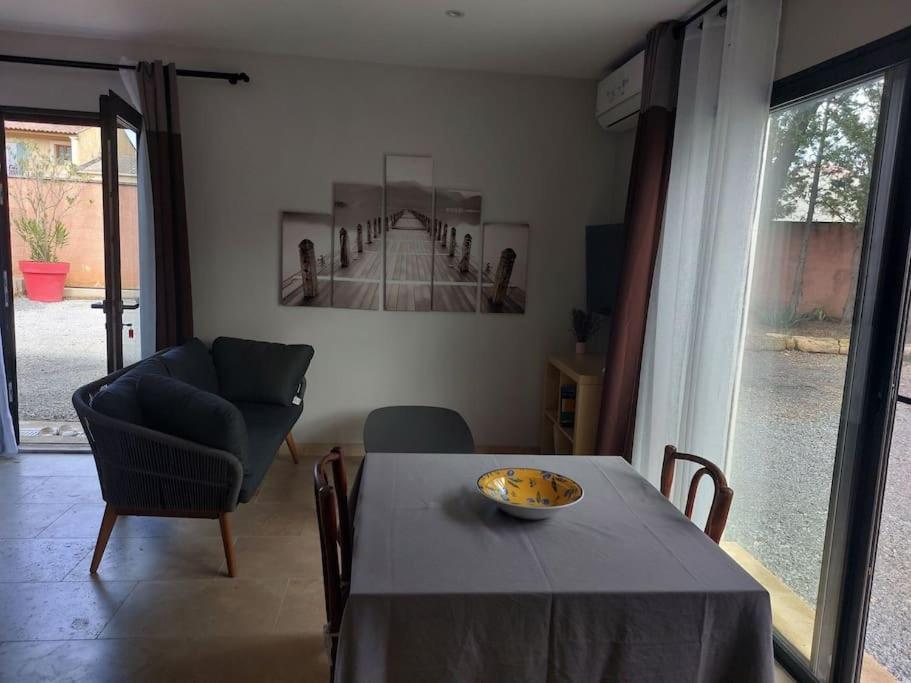 Location Independante Au Coeur Des Alpilles Pour 2 Personnes Avec Jacuzzi Villa Aureille Exterior photo