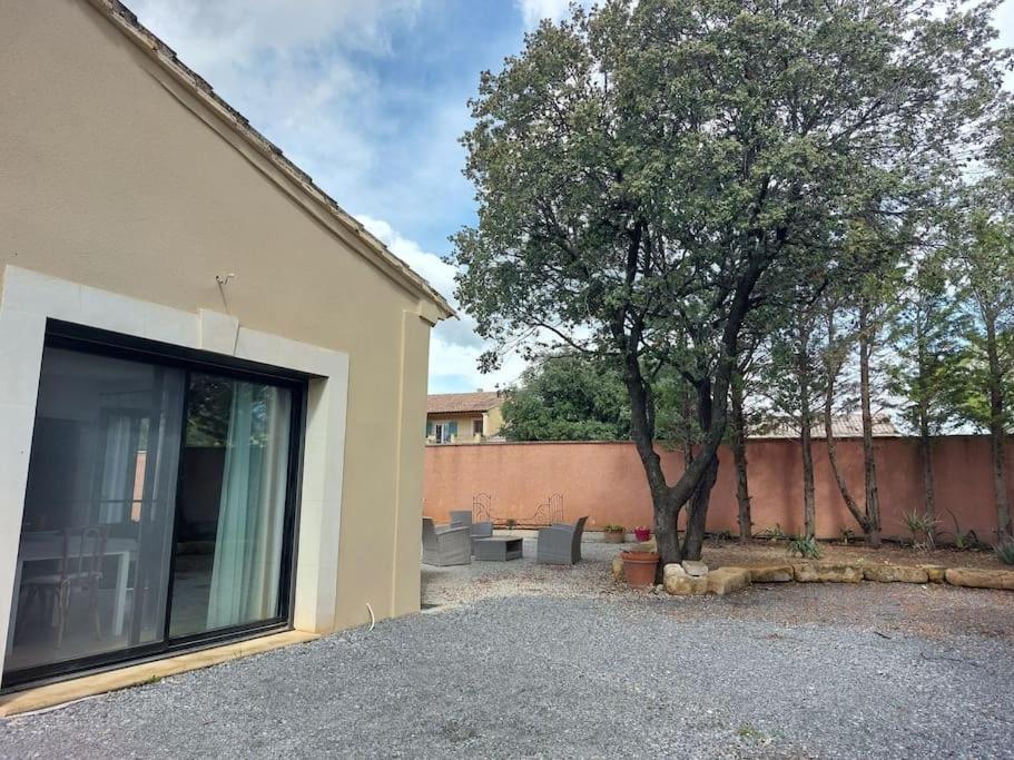 Location Independante Au Coeur Des Alpilles Pour 2 Personnes Avec Jacuzzi Villa Aureille Exterior photo